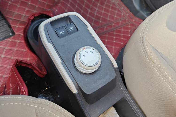 Used Chery QQ Ice Cream 2025 155km Sundae Edition Gear Lever