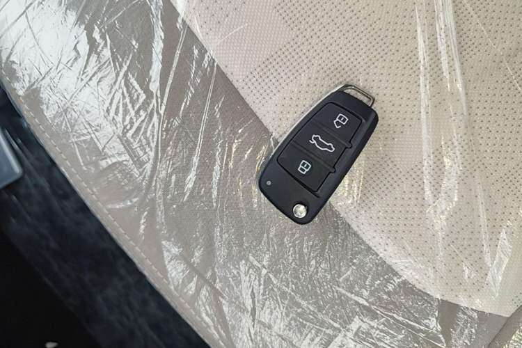 Used Chery QQ Ice Cream 2025 205km Qi Energy Version Interior 1