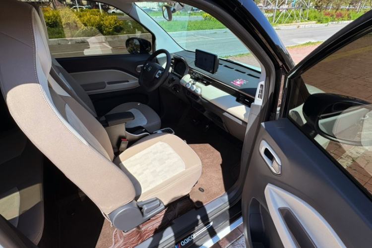 Used Chery QQ Ice Cream 2025 205km Qi Energy Version Interior 4