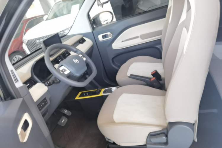 Used Chery QQ Ice Cream 2025 205km Qi Energy Version Left Front Seat