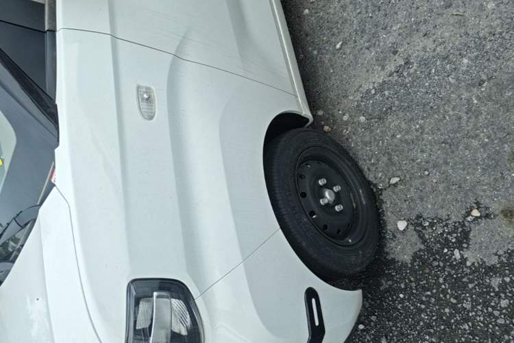 Used Chery QQ Ice Cream 2025 205km Qi Energy Version Left Front Wheel Hub