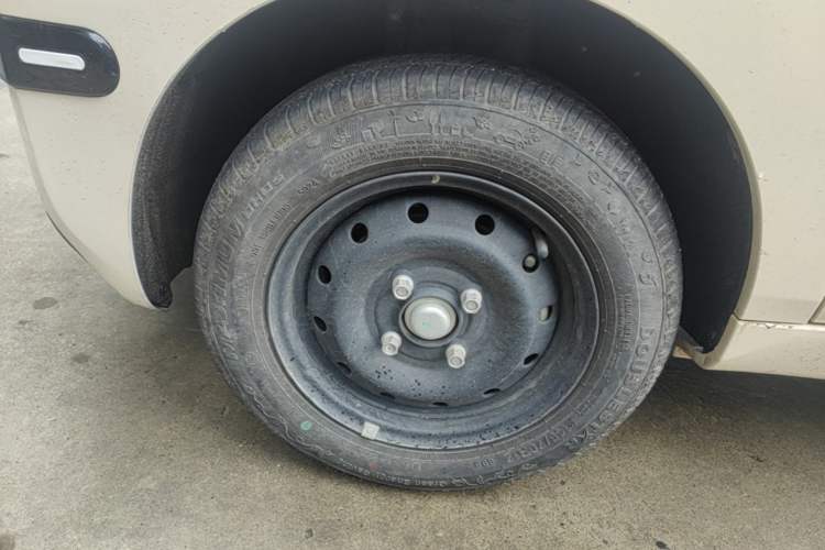 Used Chery QQ Ice Cream 2025 155km Sundae Edition Left Front Wheel Hub
