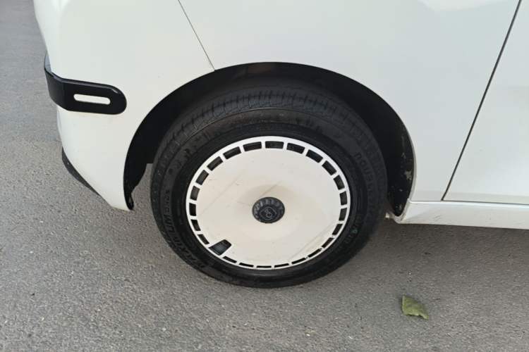 Used Chery QQ Ice Cream 2025 155km Sundae Edition Left Front Wheel Hub