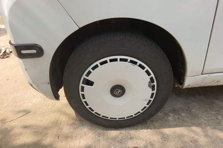 Used Chery QQ Ice Cream 2025 205km Qi Energy Version Left Front Wheel Hub