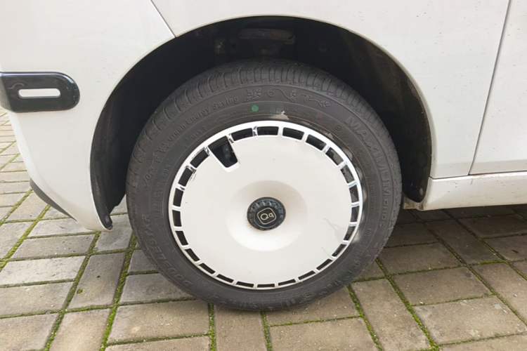 Used Chery QQ Ice Cream 2025 155km Sundae Edition Left Front Wheel Hub