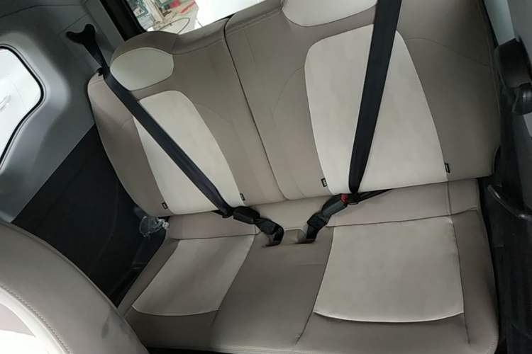 Used Chery QQ Ice Cream 2025 155km Sundae Edition Left Rear Seat