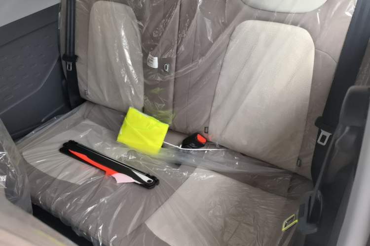 Used Chery QQ Ice Cream 2025 205km Qi Energy Version Left Rear Seat