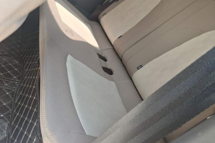 Used Chery QQ Ice Cream 2025 205km Qi Energy Version Left Rear Seat