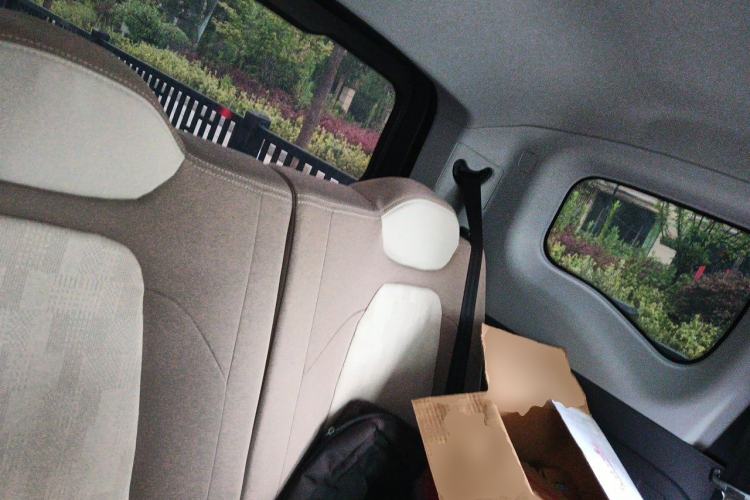Used Chery QQ Ice Cream 2025 155km Sundae Edition Left Rear Seat