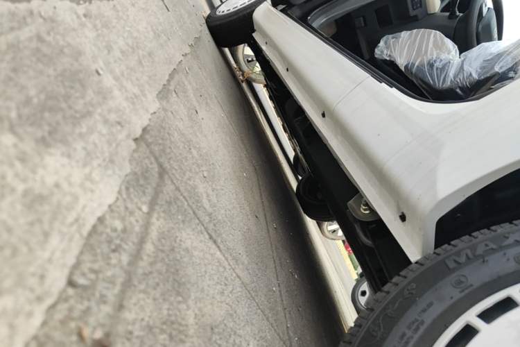 Used Chery QQ Ice Cream 2025 205km Qi Energy Version Left Side Sill