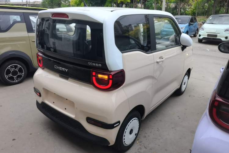 Used Chery QQ Ice Cream 2025 205km Qi Energy Version Rear Right 45 Deg