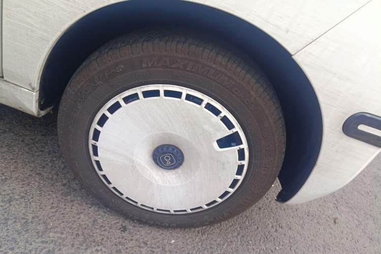 Used Chery QQ Ice Cream 2025 205km Qi Energy Version Right Front Wheel Hub