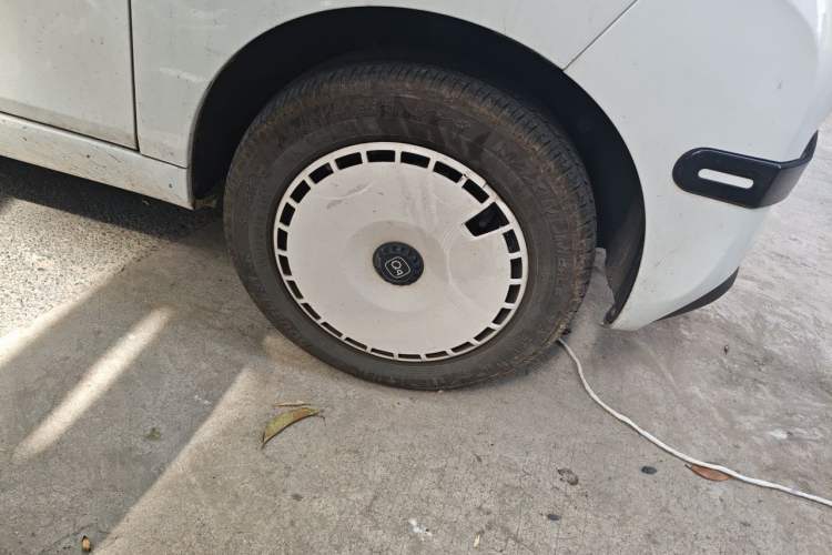 Used Chery QQ Ice Cream 2025 155km Sundae Edition Right Front Wheel Hub