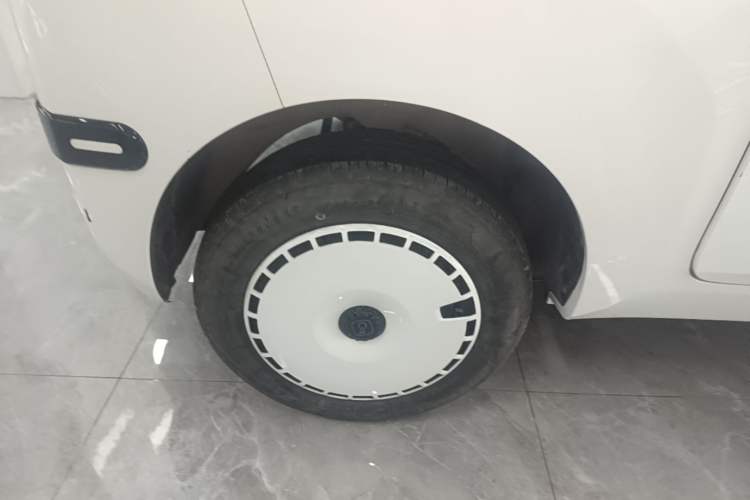 Used Chery QQ Ice Cream 2025 155km Sundae Edition Right Rear Wheel Hub