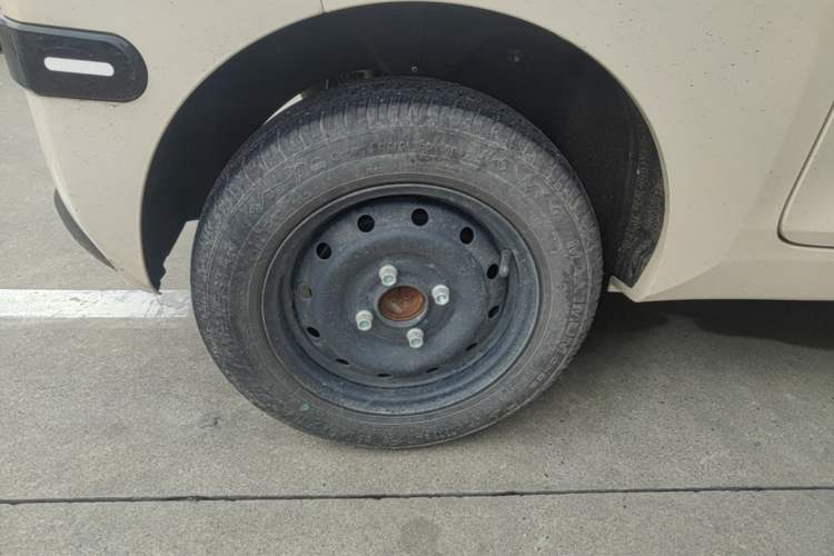 Used Chery QQ Ice Cream 2025 155km Sundae Edition Right Rear Wheel Hub