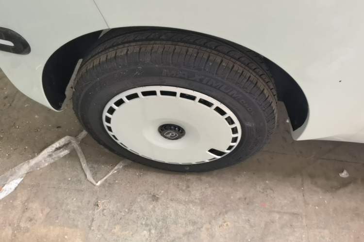 Used Chery QQ Ice Cream 2025 205km Qi Energy Version Right Rear Wheel Hub