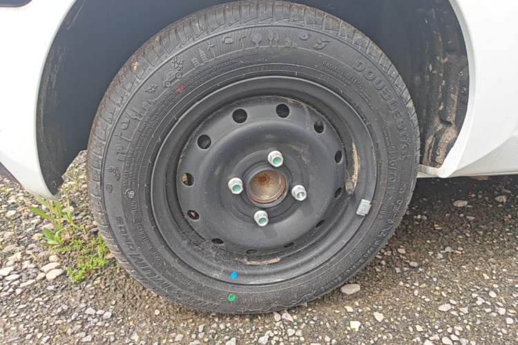 Used Chery QQ Ice Cream 2025 205km Qi Energy Version Right Rear Wheel Hub