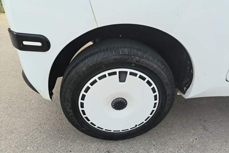 Used Chery QQ Ice Cream 2025 155km Sundae Edition Right Rear Wheel Hub