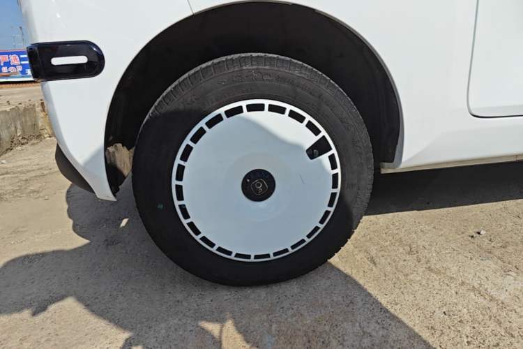 Used Chery QQ Ice Cream 2025 155km Sundae Edition Right Rear Wheel Hub