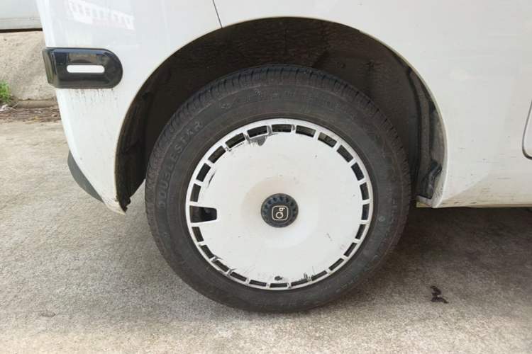 Used Chery QQ Ice Cream 2025 205km Qi Energy Version Right Rear Wheel Hub