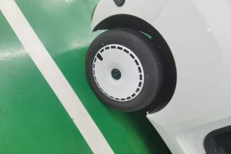 Used Chery QQ Ice Cream 2025 155km Sundae Edition Right Rear Wheel Hub