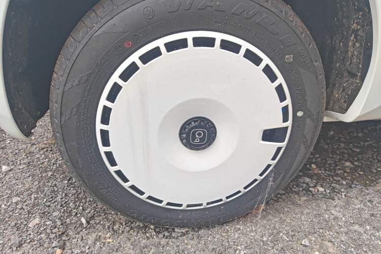 Used Chery QQ Ice Cream 2025 205km Qi Energy Version Right Rear Wheel Hub