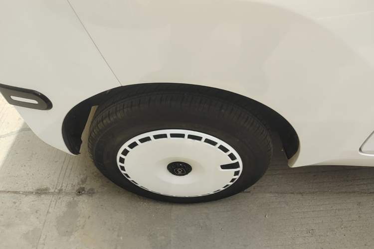 Used Chery QQ Ice Cream 2025 205km Qi Energy Version Right Rear Wheel Hub