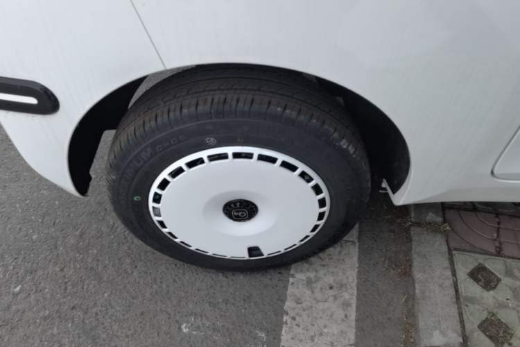 Used Chery QQ Ice Cream 2025 205km Qi Energy Version Right Rear Wheel Hub