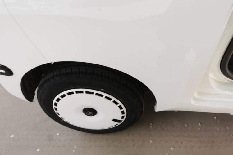 Used Chery QQ Ice Cream 2025 155km Sundae Edition Right Rear Wheel Hub