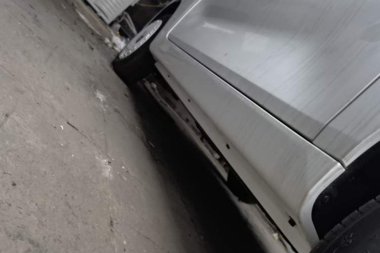 Used Chery QQ Ice Cream 2025 205km Qi Energy Version Right Side Sill