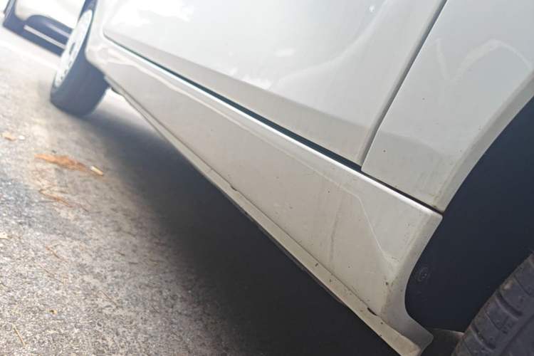Used Chery QQ Ice Cream 2025 205km Qi Energy Version Right Side Sill