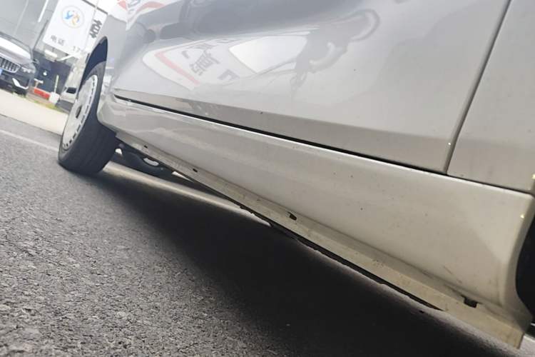 Used Chery QQ Ice Cream 2025 205km Qi Energy Version Right Side Sill