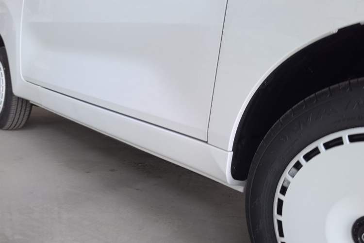 Used Chery QQ Ice Cream 2025 205km Qi Energy Version Right Side Sill
