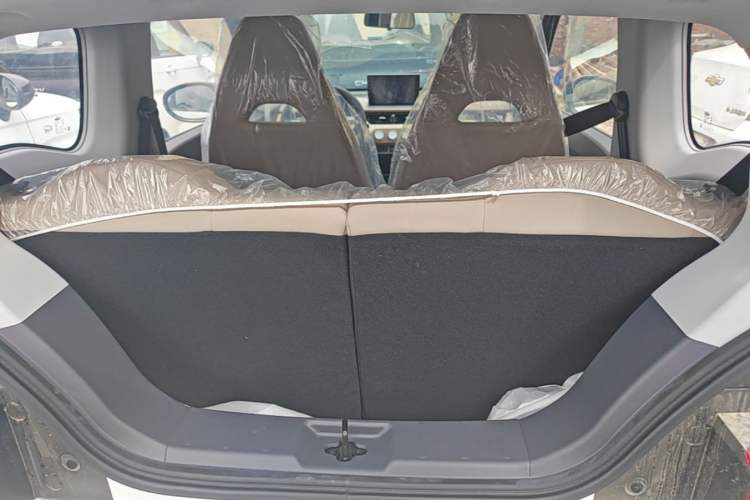 Used Chery QQ Ice Cream 2025 205km Qi Energy Version Trunk
