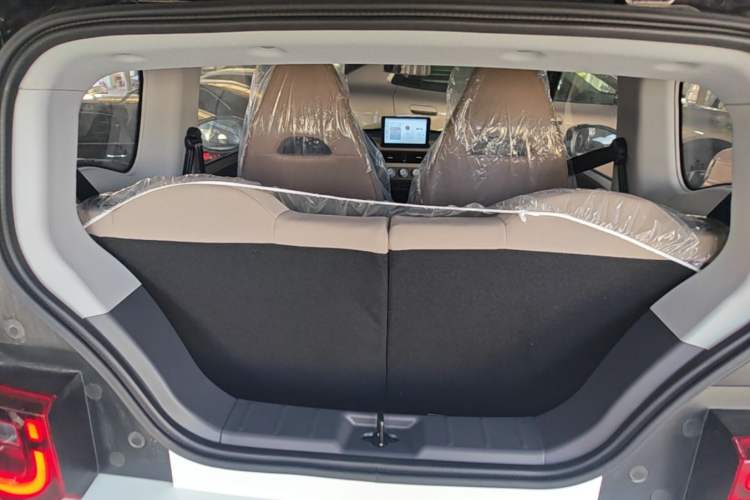 Used Chery QQ Ice Cream 2025 205km Qi Energy Version Trunk