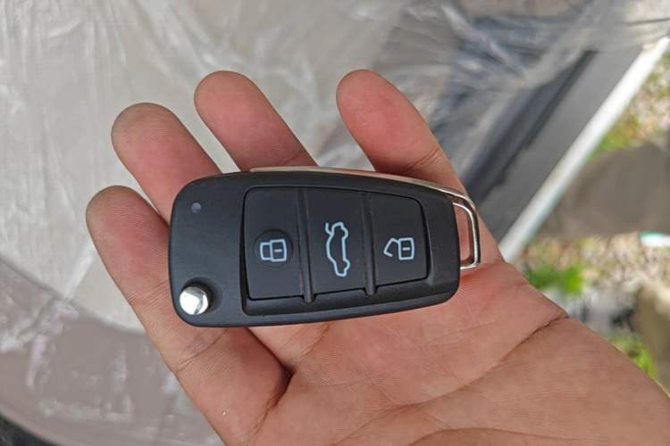 Used Chery QQ Ice Cream 2025 205km Qi Energy Version Vehicle Key