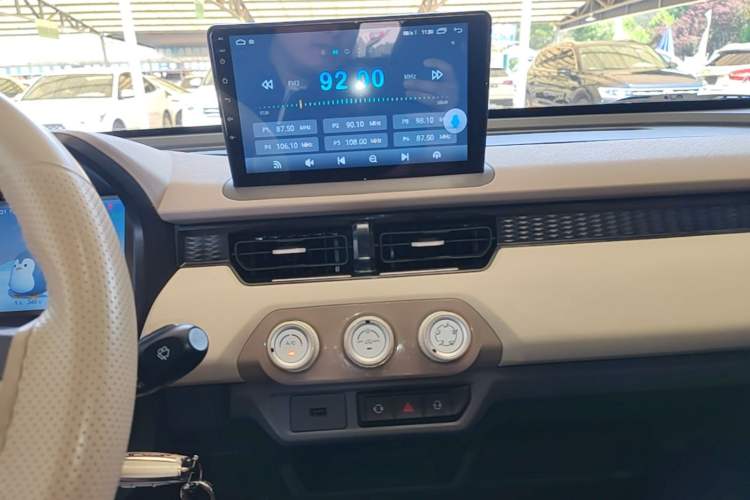 Used Chery QQ Ice Cream 2025 205km Qi Energy Version Audio And AC Panel