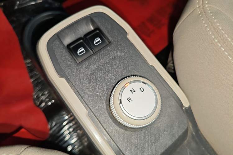 Used Chery QQ Ice Cream 2025 205km Qi Energy Version Gear Lever