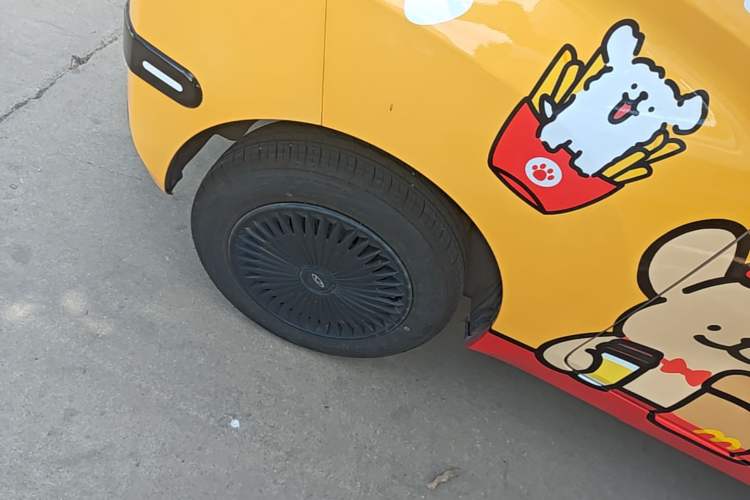 Used Chery QQ Ice Cream 2025 205km Qi Energy Version Right Rear Wheel Hub