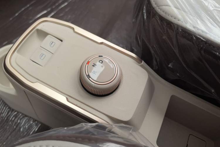 Used Chery QQ Ice Cream 2026 Model Sweet Fun Edition Gear Lever