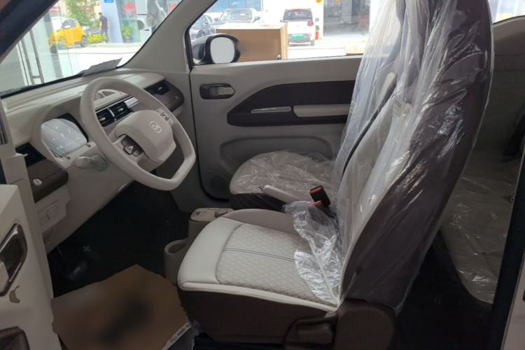 Used Chery QQ Ice Cream 2026 Model British Edition Left Front Seat