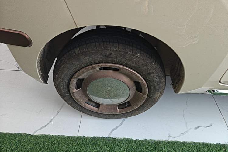 Used Chery QQ Ice Cream 2026 Model British Edition Right Rear Wheel Hub
