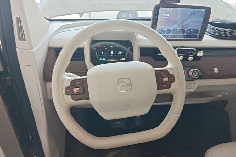 Used Chery QQ Ice Cream 2026 Model British Edition Steering Wheel