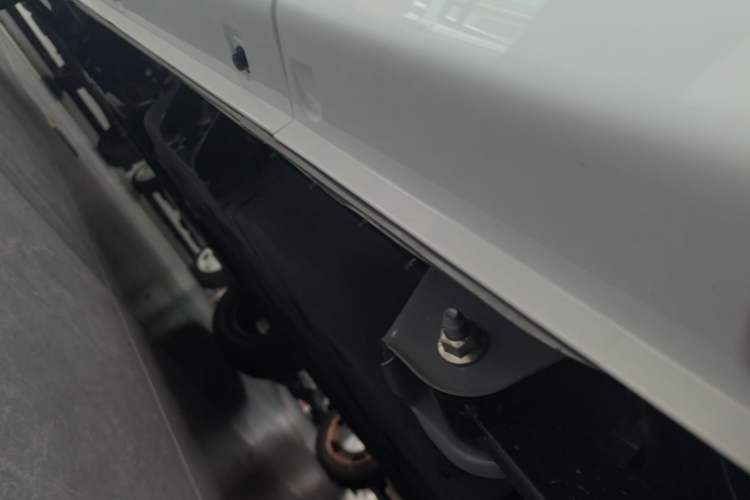 Used Chery QQ Ice Cream 2026 Model Sweet Fun Edition Left Side Sill