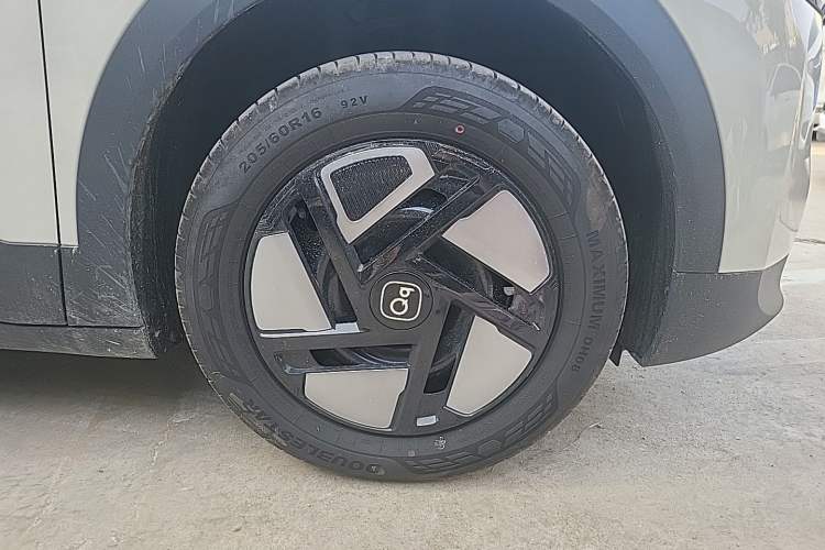 Used Chery QQ QQ3 EV 2026 Model 420 Passion Edition Right Front Wheel Hub