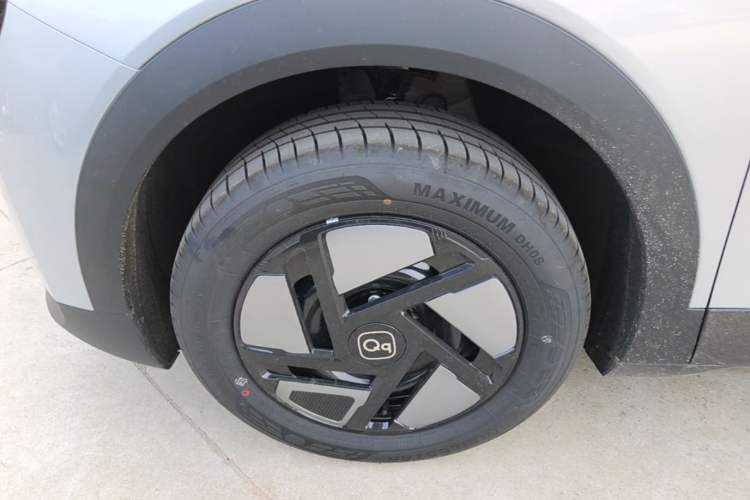 Used Chery QQ QQ3 EV 2026 Model 310 Passion Edition Exterior 4