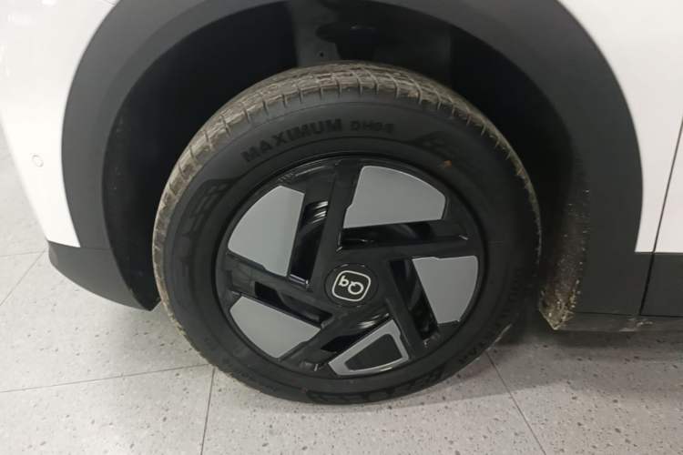 Used Chery QQ QQ3 EV 2026 Model 420 Sharing Edition Left Front Wheel Hub