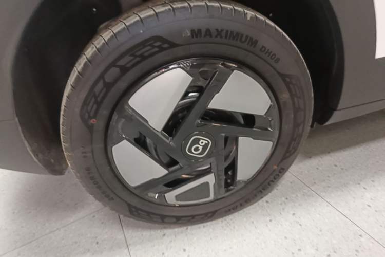 Used Chery QQ QQ3 EV 2026 Model 420 Sharing Edition Right Rear Wheel Hub