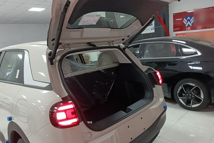 Used Chery QQ QQ3 EV 2026 Model 310 Sharing Edition Trunk