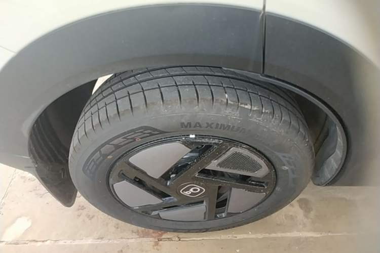 Used Chery QQ QQ3 EV 2026 Model 310 Sharing Edition Right Rear Wheel Hub